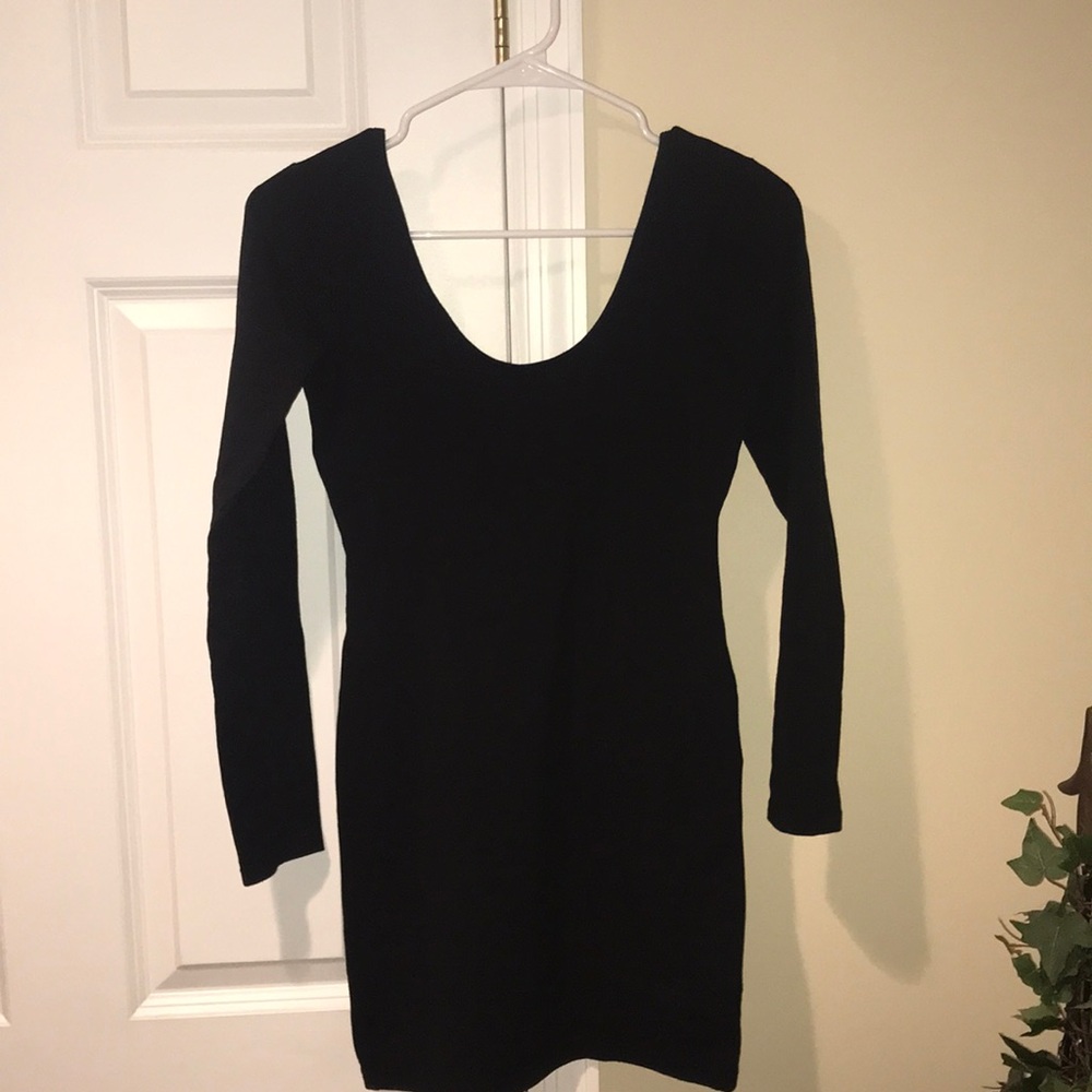 Long sleeve sexy black dress